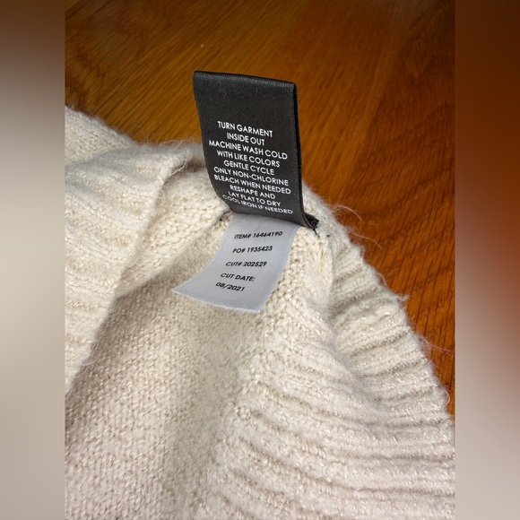 Torrid Cream Hooded Sweater Rainbow Lips Cozy Soft Knit Plus Size 1 - Picture 6 of 9